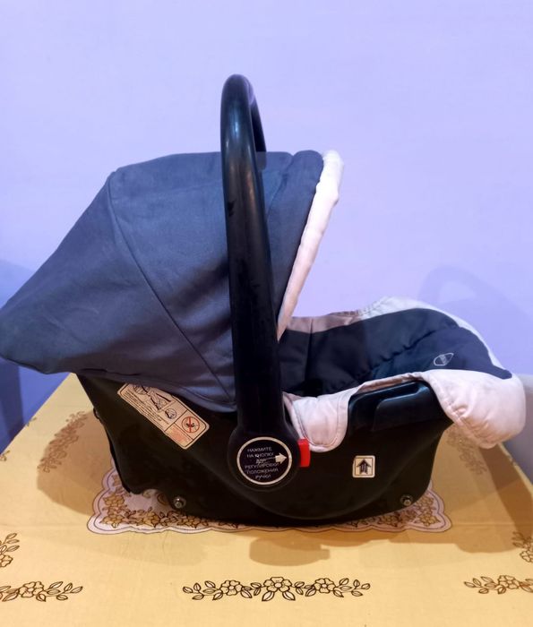 Продам / автокресло детское / .