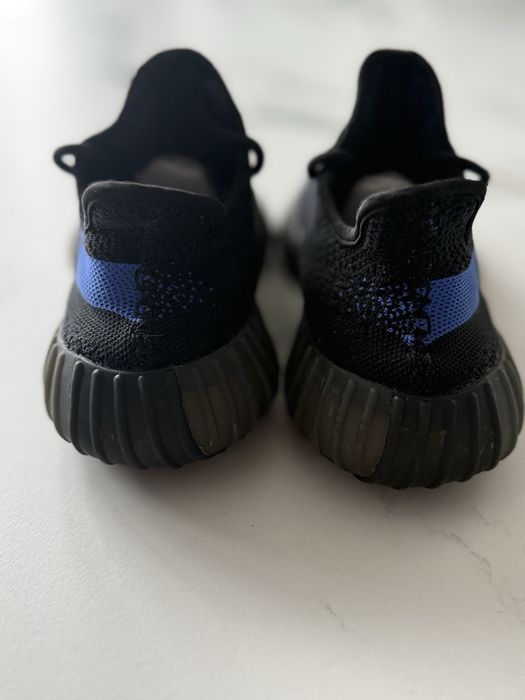 Yeezy 350 negrii albastri