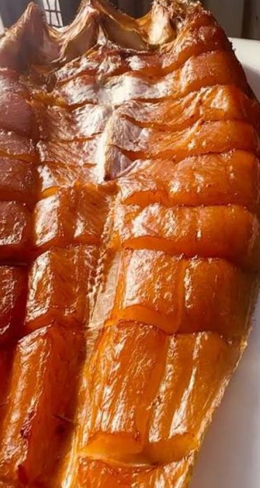 Продается копчёная рыба.