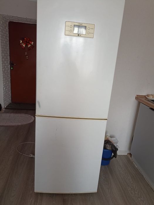 Продам холодильник