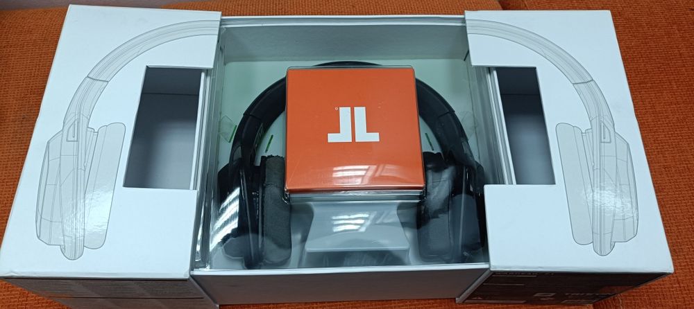 Vând căști gaming Tritton Warhead 7.1, în ambalajul original, foarte puțin folosite