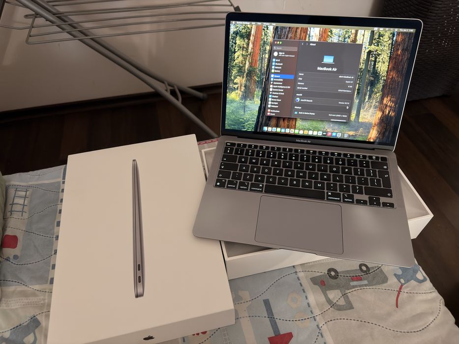 Aplle macbook air m1 and m2