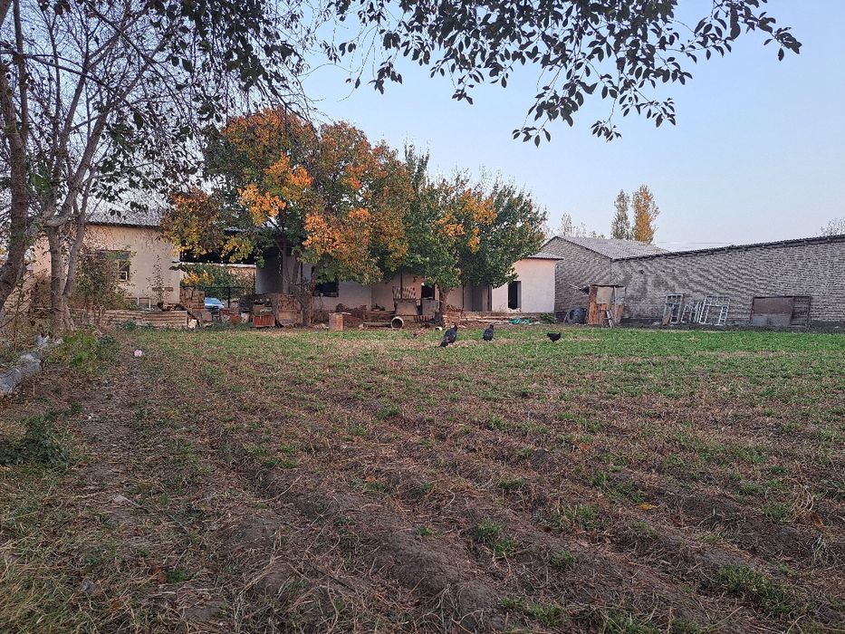 Участка сотилади