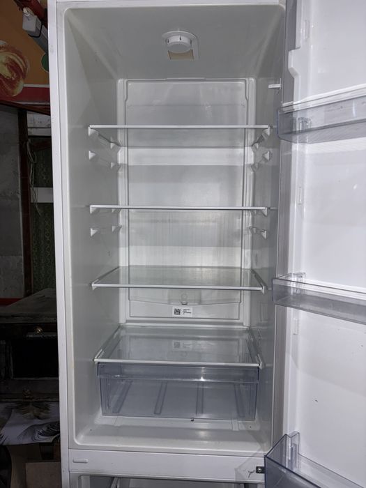 Холодильник Beko 1.90м