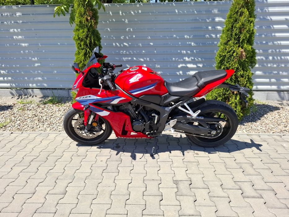 Moto M Parts Ploiesti vinde Honda Cbr 650 R model 2024 E-clutch limitata permis A2