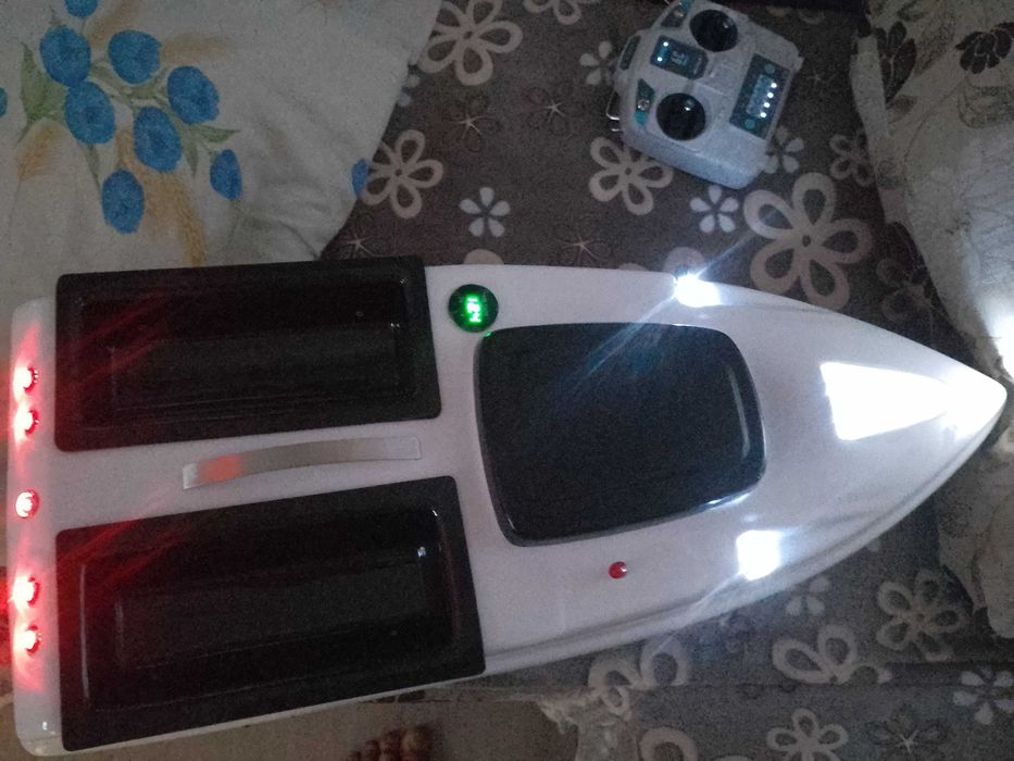 Лодка за захранка и разпъване