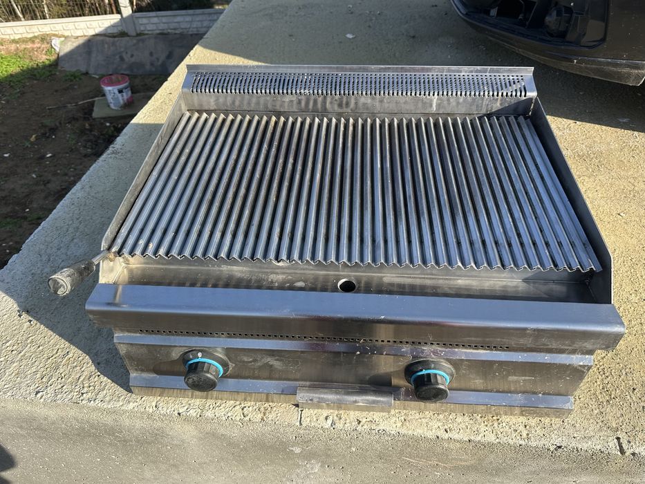 Газова скара с вулканични камъни с две зони