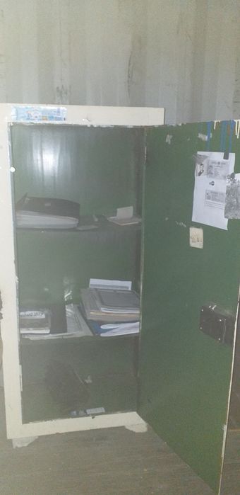 Сейф металлический