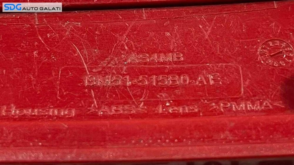 Reflectoar Catadioptru Ochi Pisica Dreapta Spoiler Bara Spate Ford Focus 3 2010 - 2018 Cod BM51-515B0-AE [L5813]