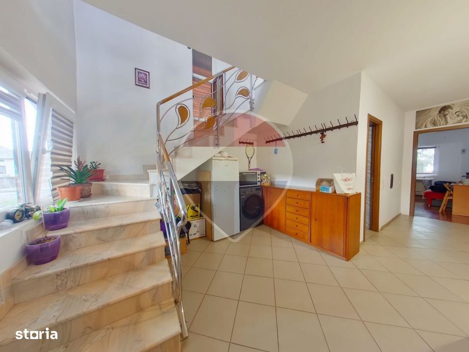 Casă / Vilă cu 4 camere de vânzare