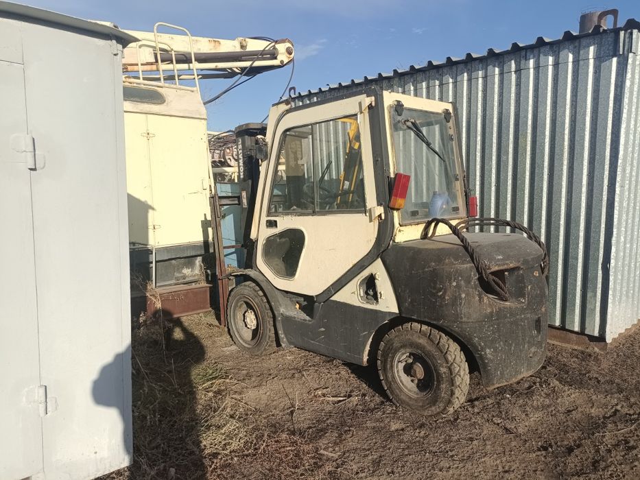 Вилочный погрузчик