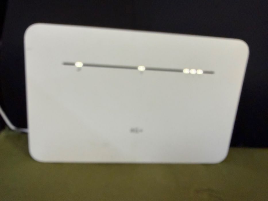 Router wireless cu slot SIM 4G +Huawei B535-333 Decodat