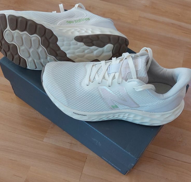 Дамски маратонки New Balance Fresh Foam Arishi, номер 39