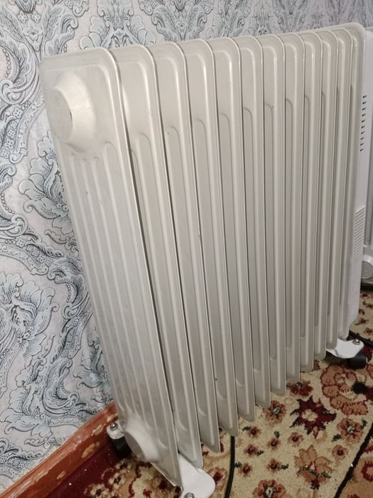 Продаётся обогреватель хорошо работает 1 месяц гарантия есть