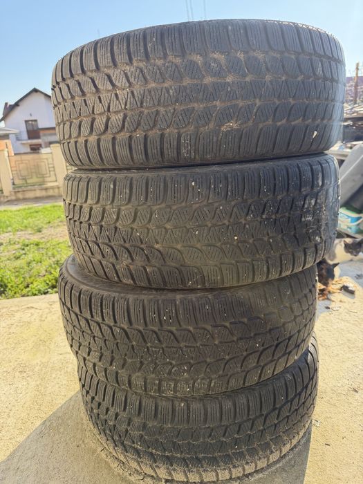 Vând cauciucuri iarna 225/45 r19
