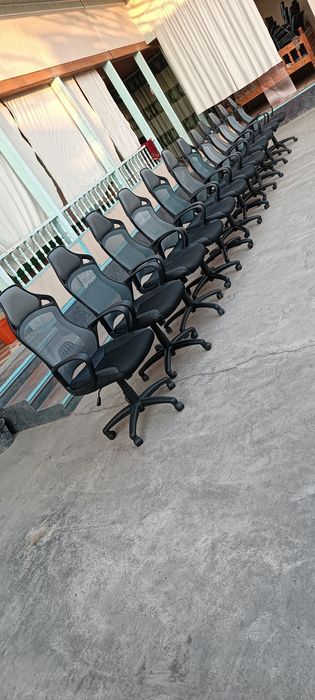 Ofis kreslo va stollar sotiladi arzon narxlarda