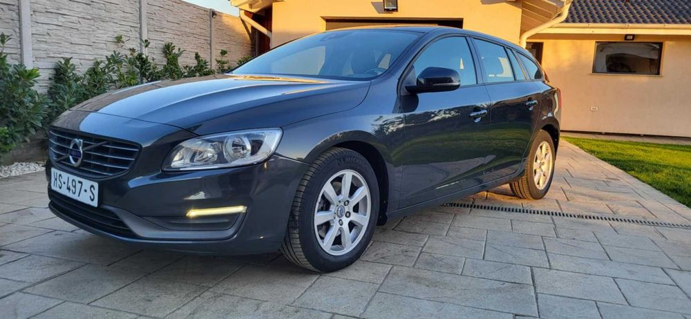 Volvo V60 Cutie automata Model R-Design