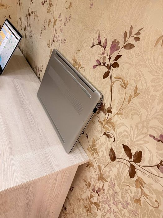 Продаю хороший Ноутбук для учёбы цена ниже рынка