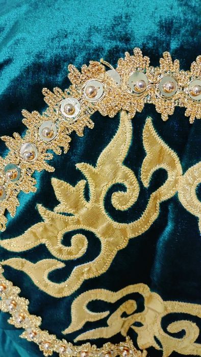 Продам красивый чапан