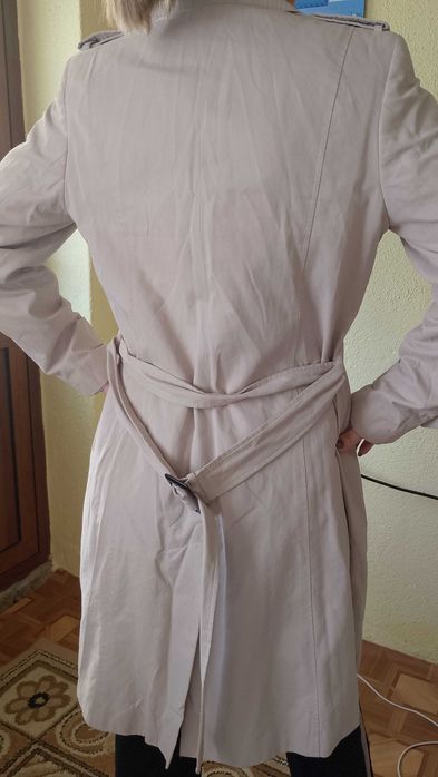 Бежово дамско манто