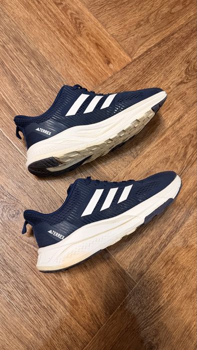 Кроссовки Adidas