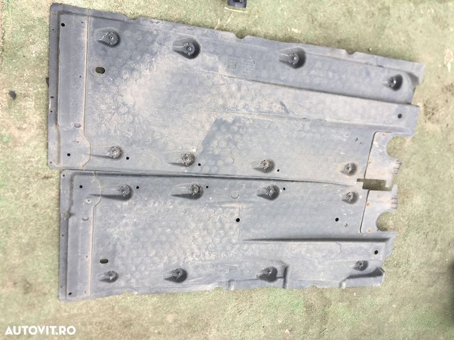 Scut Caroserie / Protectie Plastic Stanga sau Dreapta VW Golf 5 2003 - 2008 COD : 1K0 825 211 E / 1K0825211E / 1K0825212K / 1K0 825 212 K