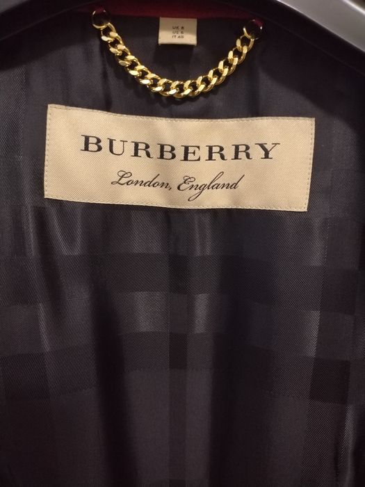 Palton Burberry pentru iarnă