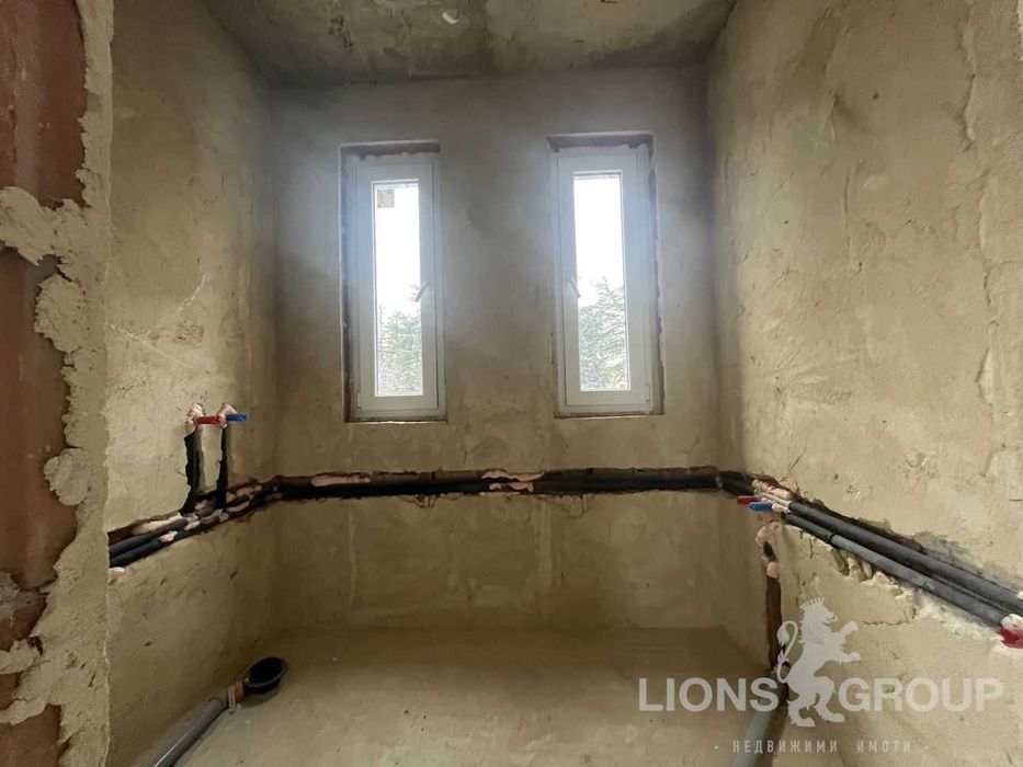 Продава се Къща в Варна, м-т Боровец - юг - 200 кв.м за 975 €/кв.м - Снимка #10