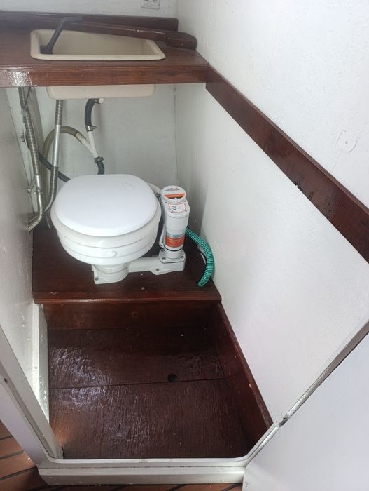 OFERTA Salupa cu motor 28 cai și peridoc