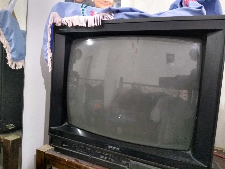 Dulap, pat metalic, saltele,raft,cuier