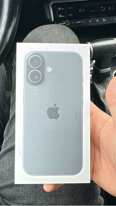 Продам запечатанный айфон 17 256 гб EAC