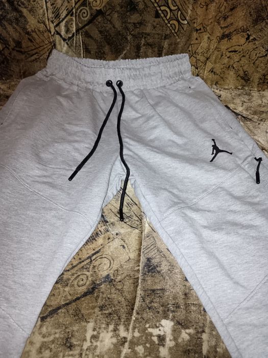 Pantaloni Jordan gri