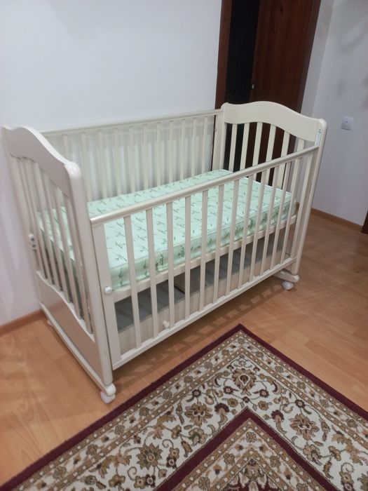 Продам детскую кроватку