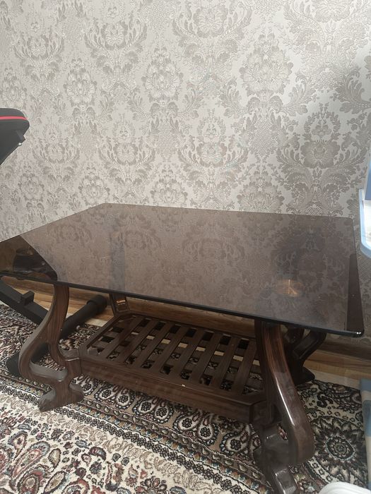 Jurnalniy stol, yangidek, idealniy