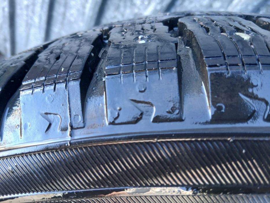 Резина зимняя шипованная