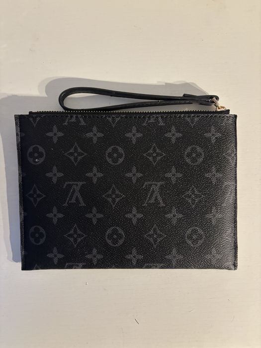 Louis Vuitton Клъч