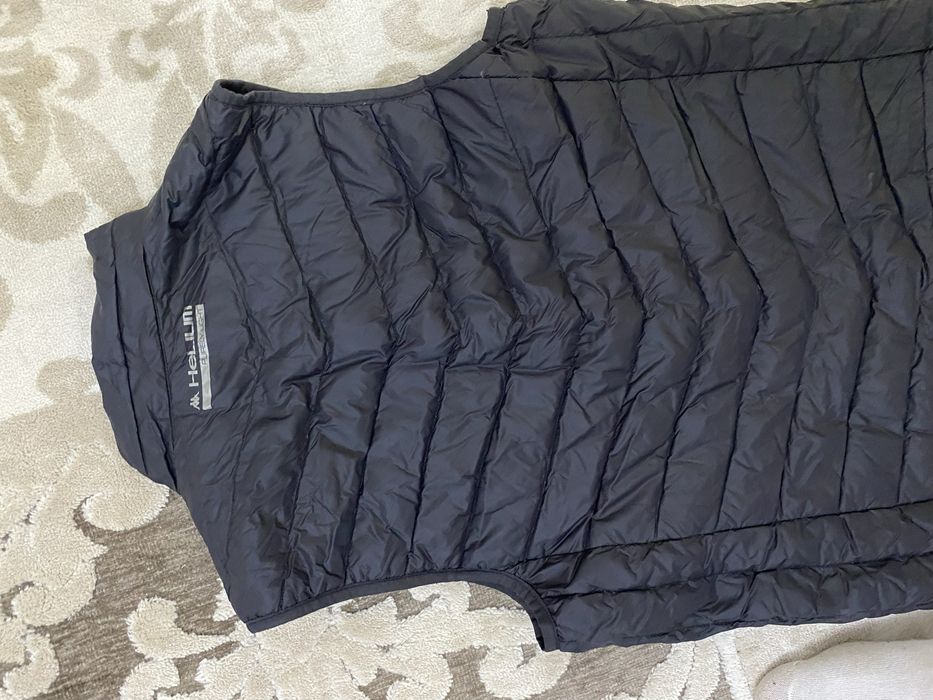 Продам б/у жилет, безрукавку