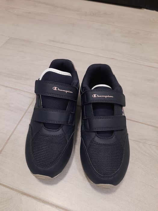 Детски маратонки Champion като нови