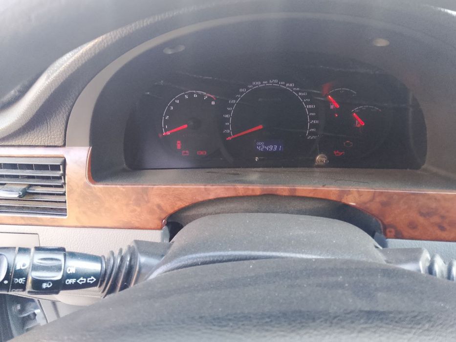 Zudlik bilan Laseti 1.8 sotiladi 2013 yil