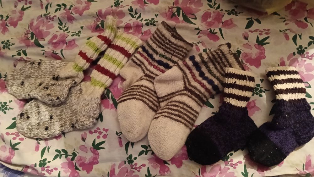Отдам бесплатно варежки,носки