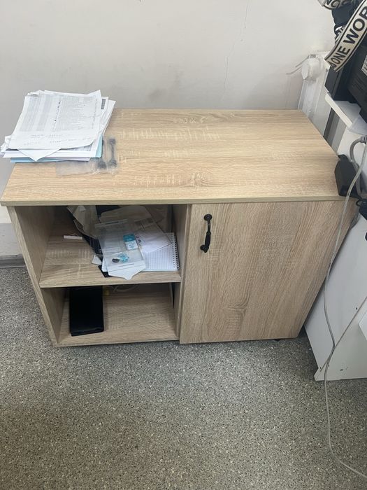 Продам стол рецепшн