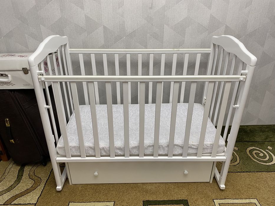 Продам детскую кроватку