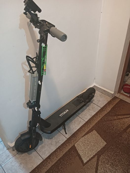 Urgent Trotineta livrări Bolt Glovo