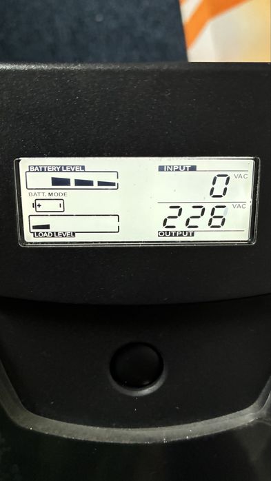 UPS  APC  24 v 900 w