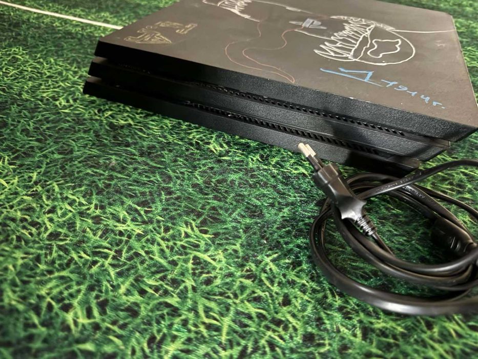 PS4 playstation 4 pro плейстейшън 4