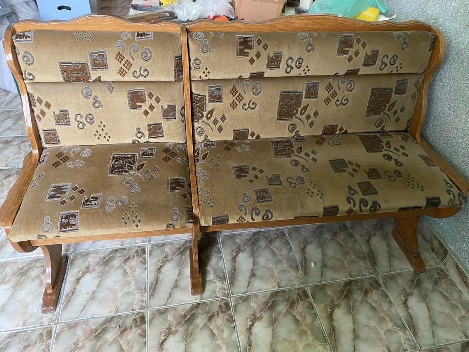 Set mobilier bucătărie din lemn masiv – masă extensibilă + bancă cu ladă + 2 scaune
