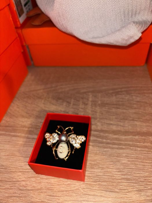 Broșă Gucci albinuță