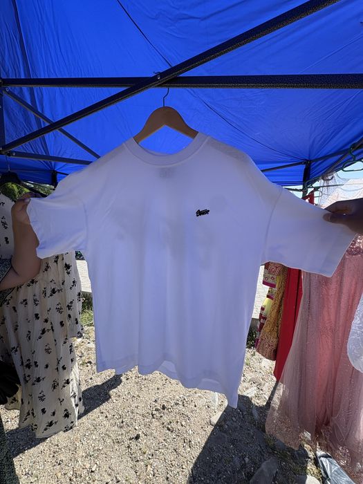 SWT Signature White Set  Compleu premium alb, mărimea M. Material confortabil, croială oversized, design modern cu logo SWT  ideal pentru streetwear