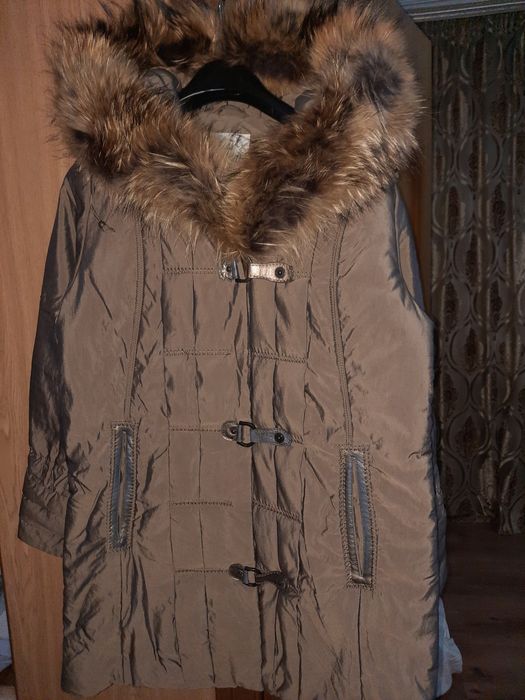 Продам куртку женскую