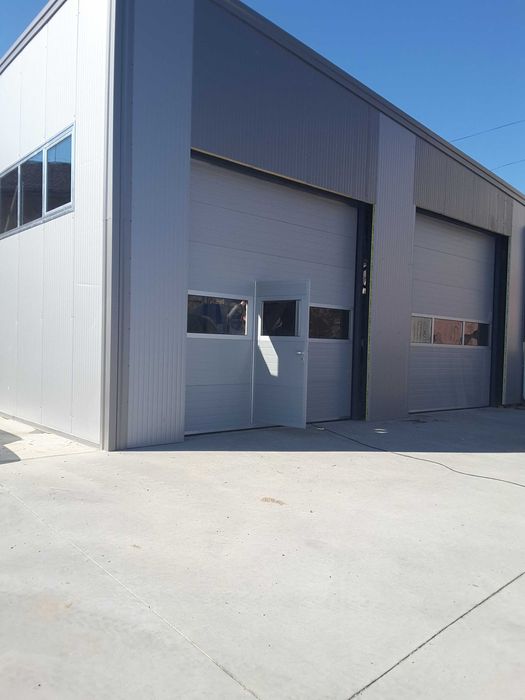 Секционни гаражни врати